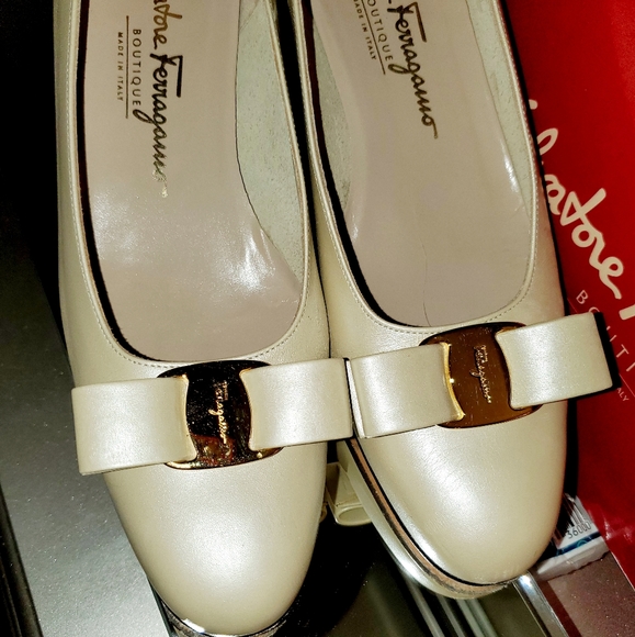 ❗SOLD❗Salvatore Ferragamo Lillaz Flats - Picture 3 of 6